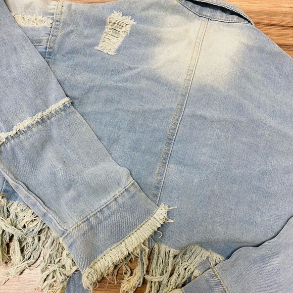 Cropped fringe jean jacket ripped light blue size small adult - Picture 8 of 9